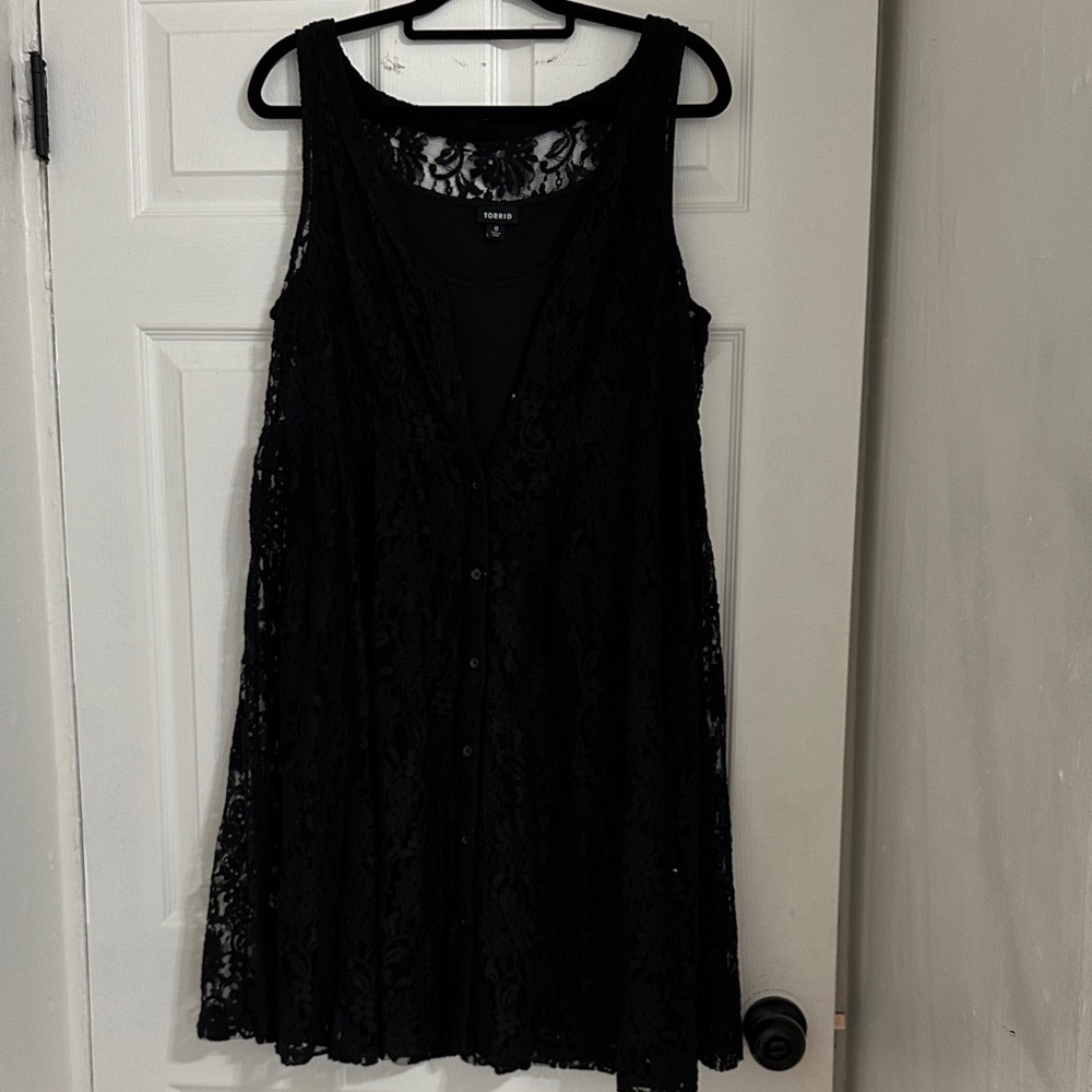 Chic Black Lace Midi Dress